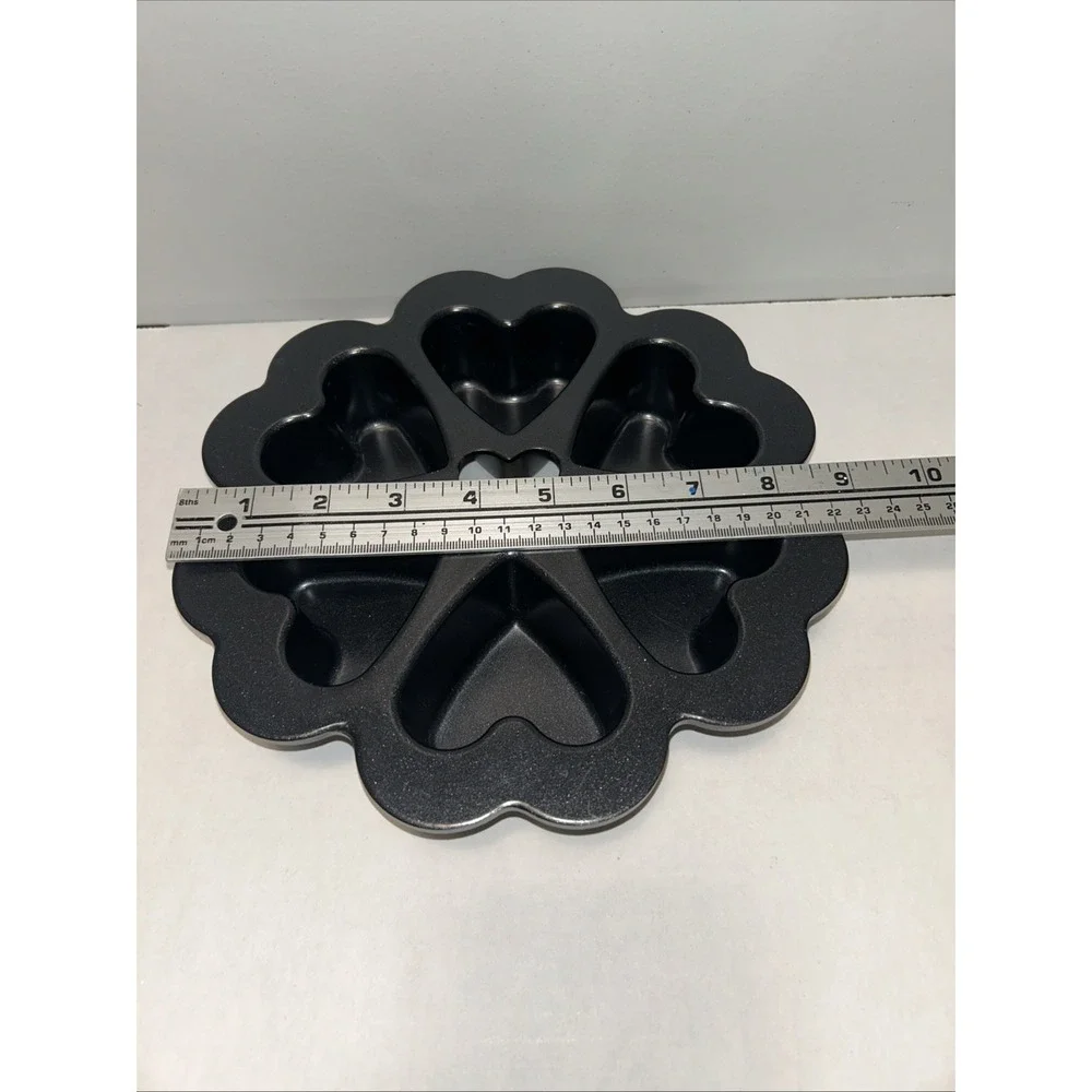 Nordic Ware Heart Mini Cake‎ Cakelet Pan Valentine's Day Baking Muffin Brownie